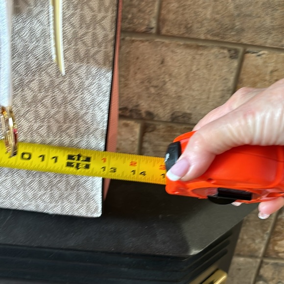 NWT Michael Kors Mercer pink and white tote - Picture 4 of 9